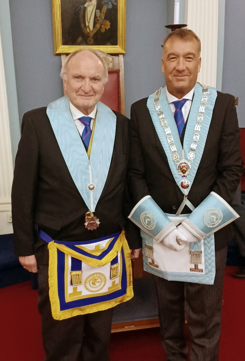 W.Bro Stephen Barratt with his father